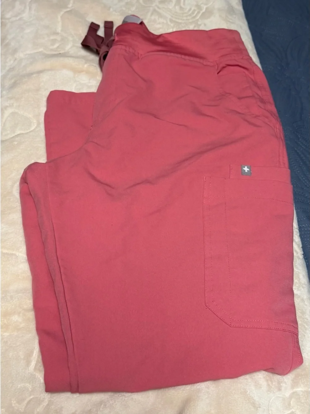 FIGS Coral Pink V-Neck Scrub Top and Drawstring Pants - Picture 3 of 5